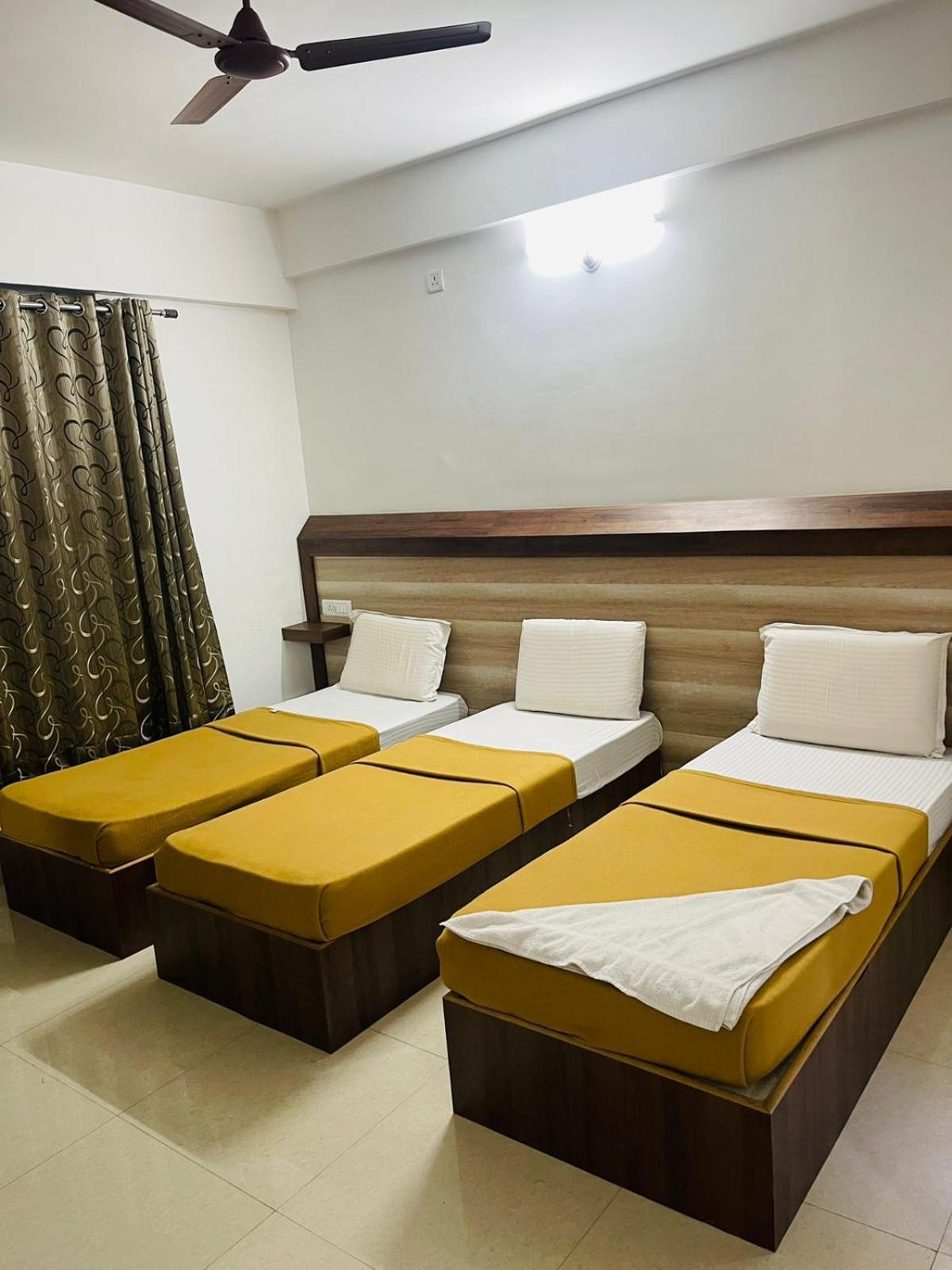 B Six Hotel Bangalore Exterior foto